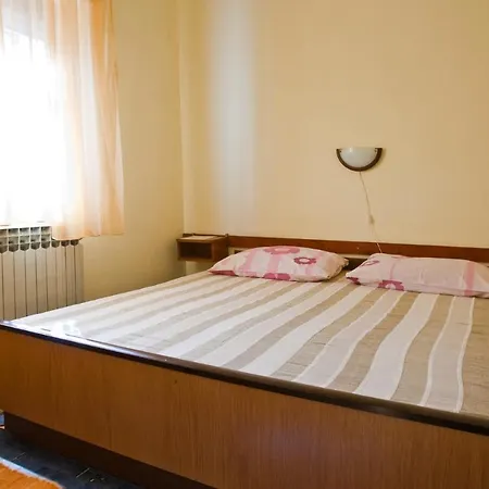 Sanda - 10 M From The Beach * Trogir