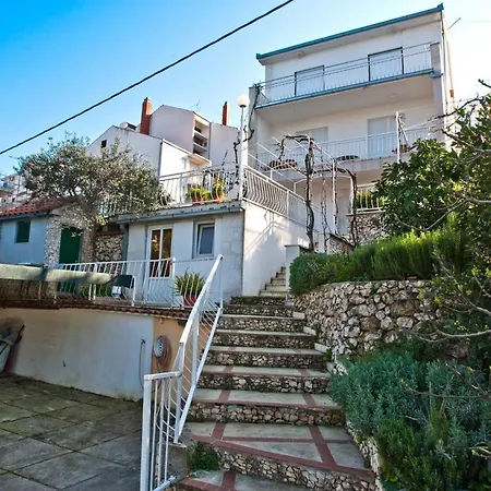 Sanda - 10 M From The Beach *