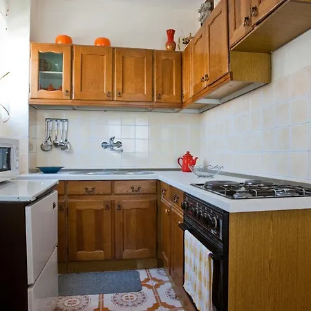 Sanda - 10 M From The Beach